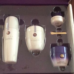 TATCHA Classic Ageless 4-piece Ritual Kit (brand new!)
